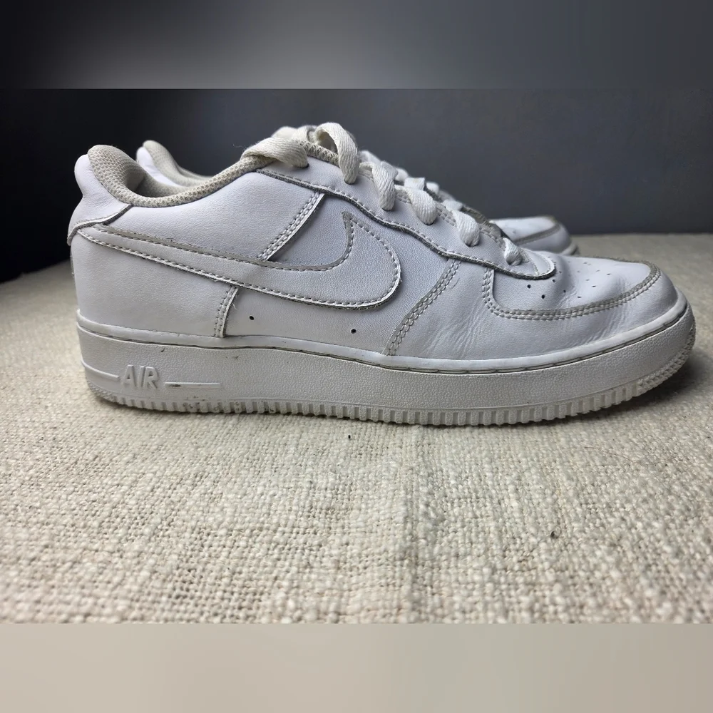 Nike Kids White Low-Top Leather Sneakers